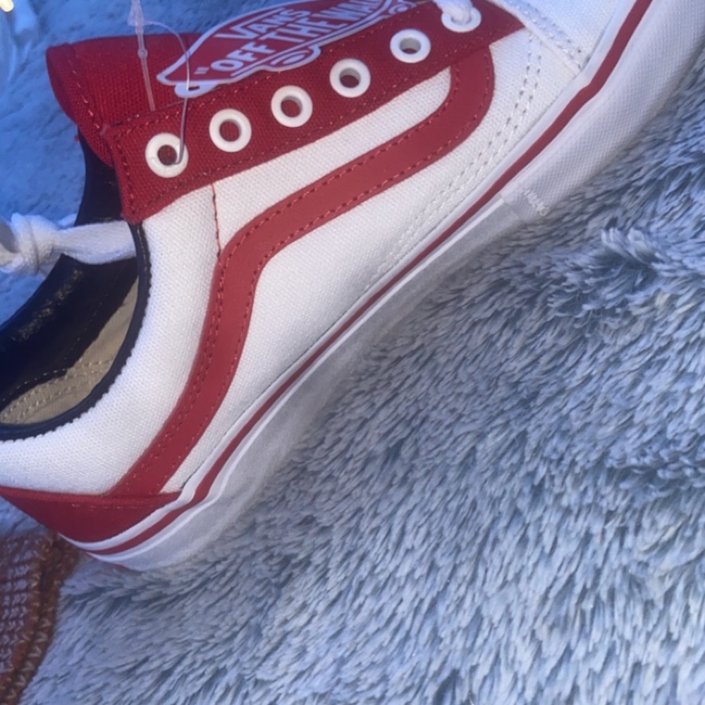 Vans - Picture 2 of 2